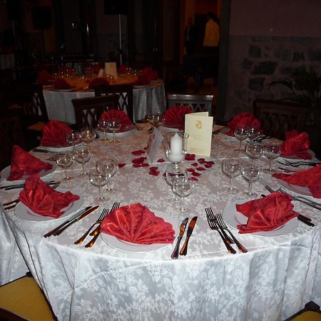Santa Maria di Licodia Agriturismo Biologico Corte Aragonese מראה חיצוני תמונה