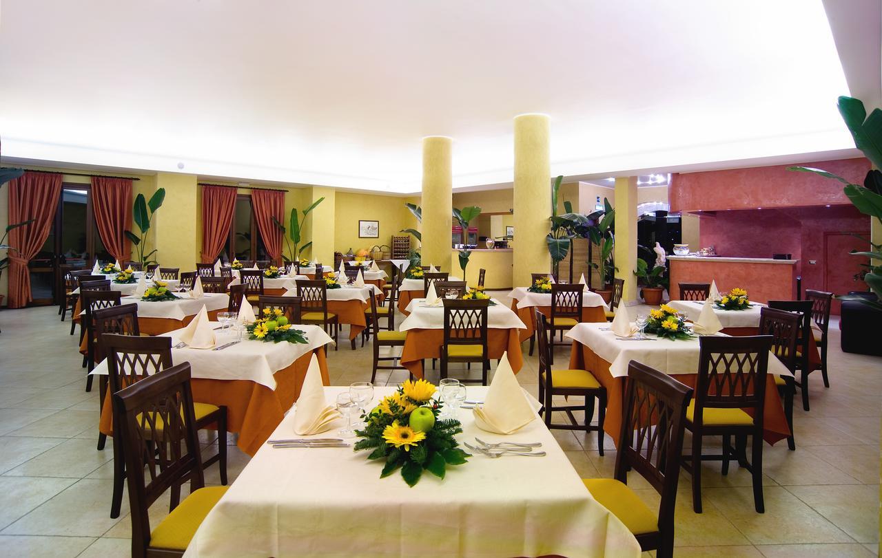 Santa Maria di Licodia Agriturismo Biologico Corte Aragonese מראה חיצוני תמונה