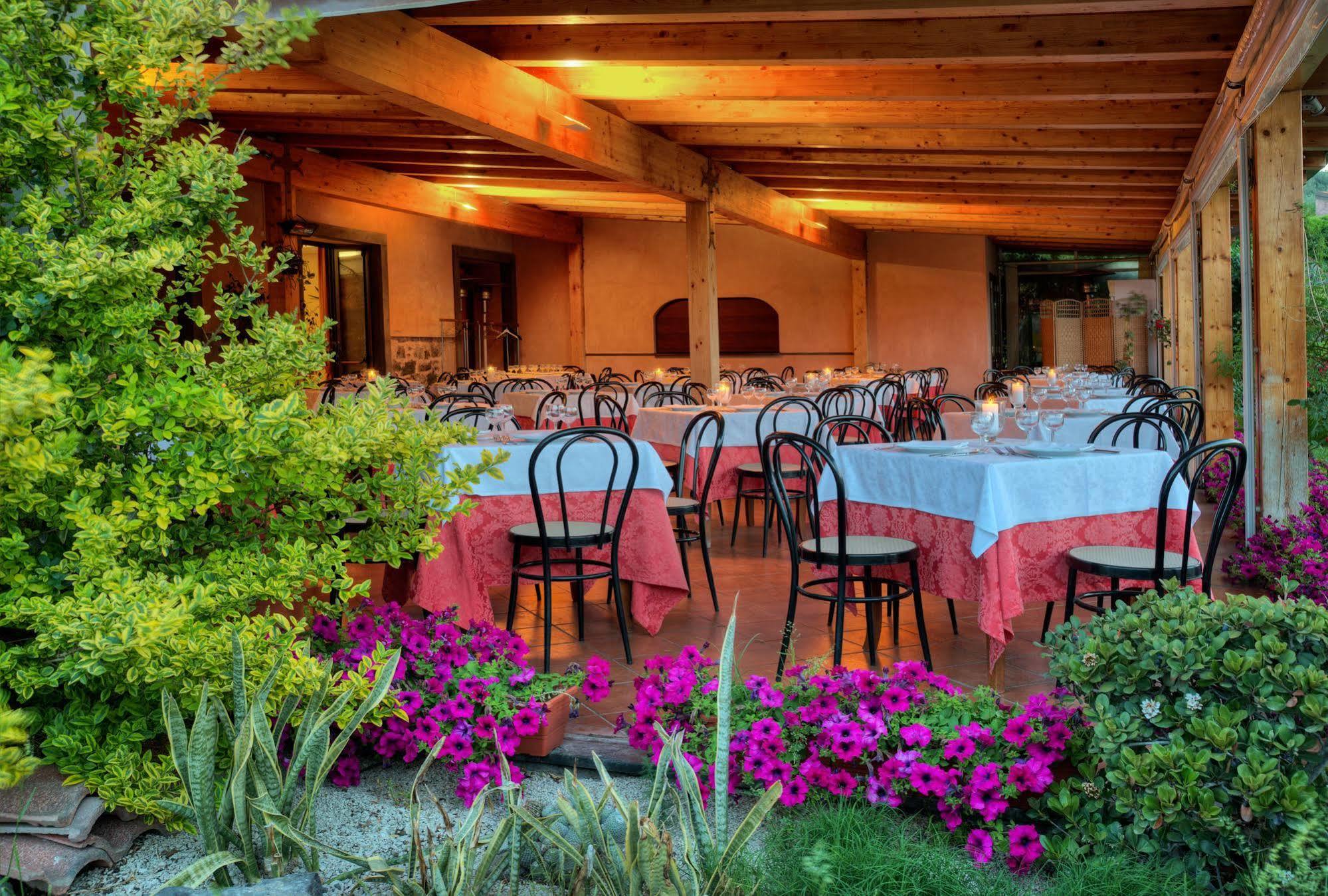 Santa Maria di Licodia Agriturismo Biologico Corte Aragonese מראה חיצוני תמונה